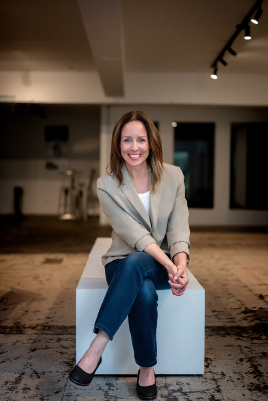 Julie Charest est sur la photo